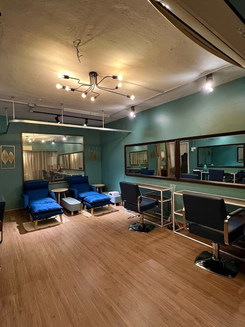 Luxe Exclusive Ladies Salon 2