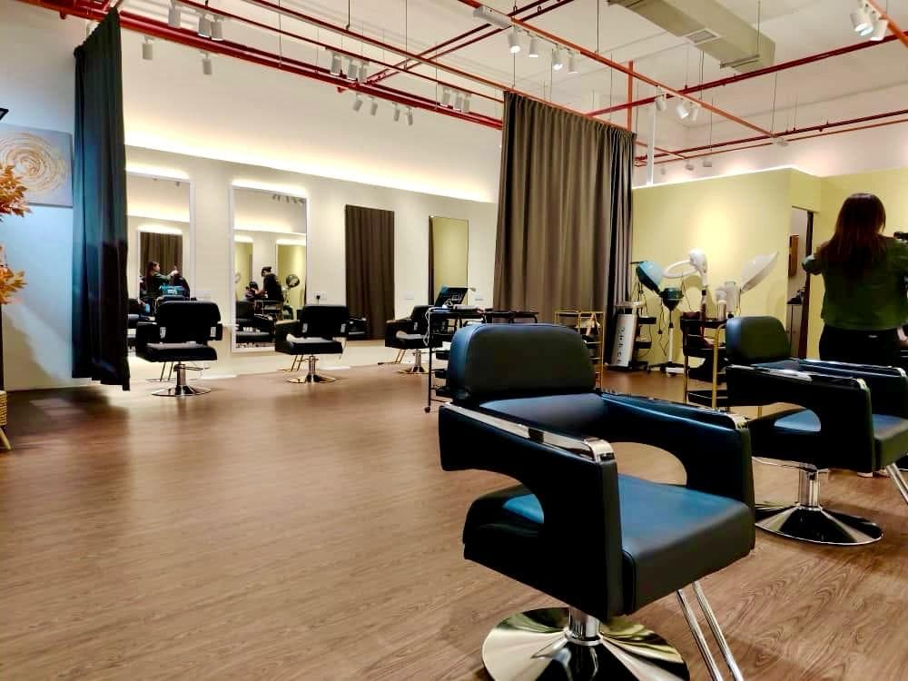 B2 Hair Studio & Facial @LARKIN JUNCTION