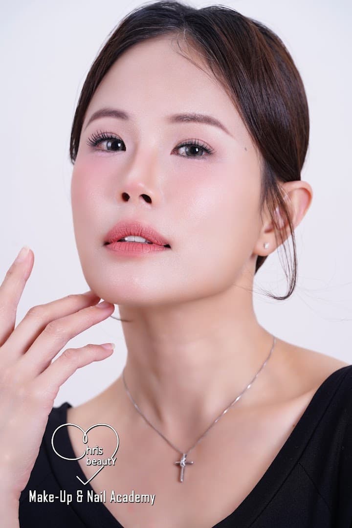 Chris Beauty Makeup & Nails 新山美甲化妆 3