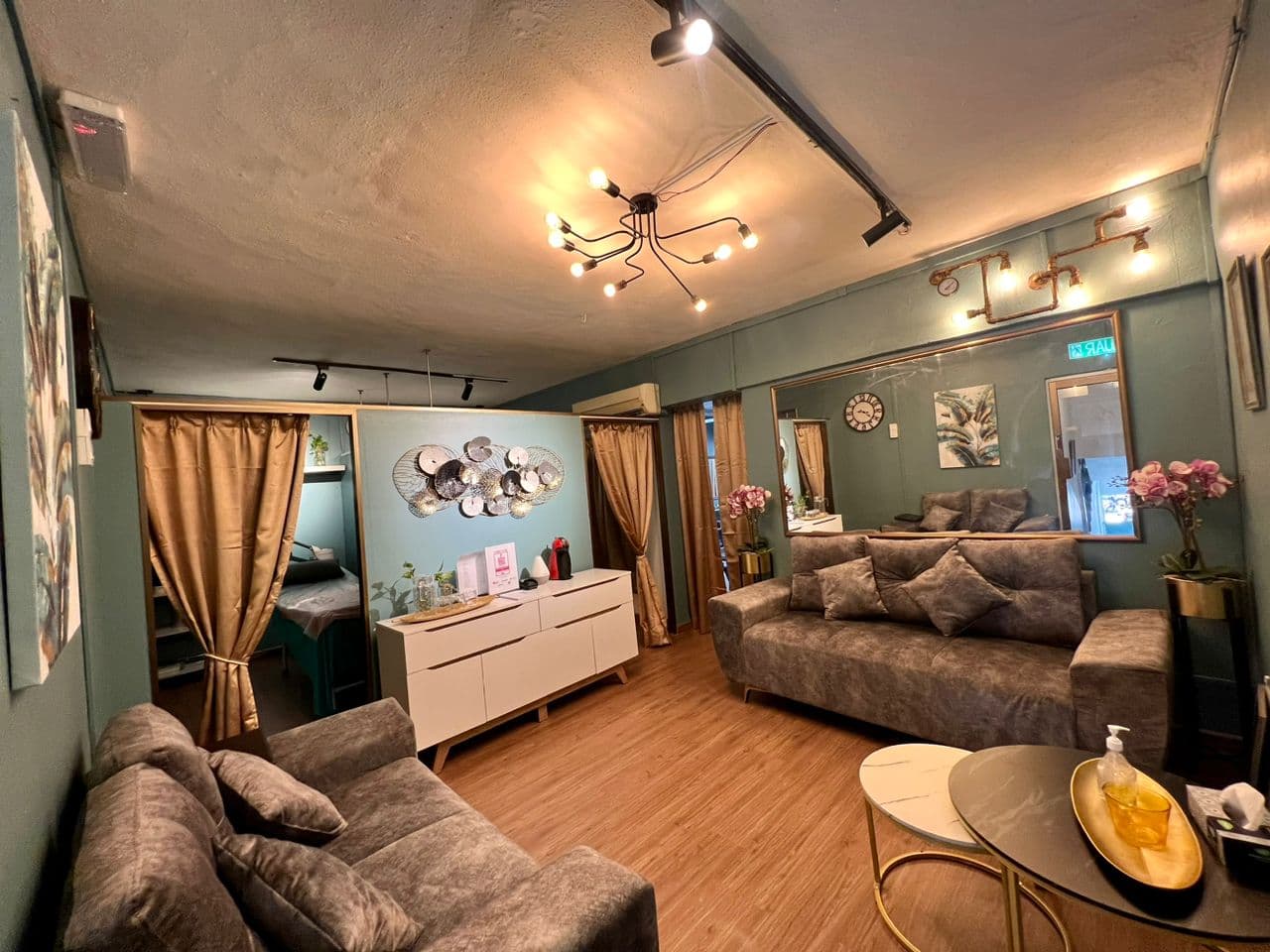 Luxe Exclusive Ladies Salon
