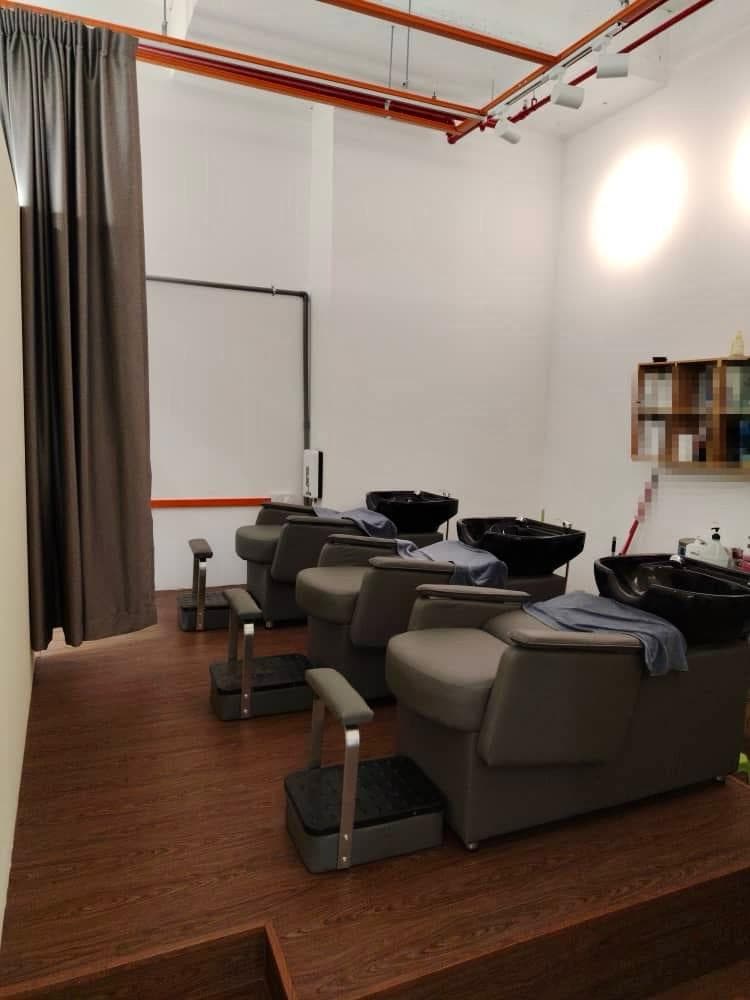 B2 Hair Studio & Facial @LARKIN JUNCTION 3