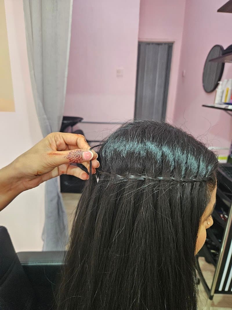 3 Roses Beauty & Hair Salon 3
