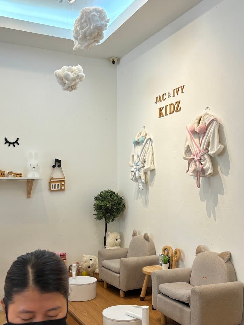 Jac & Ivy Nail Spa (Hartamas) 3