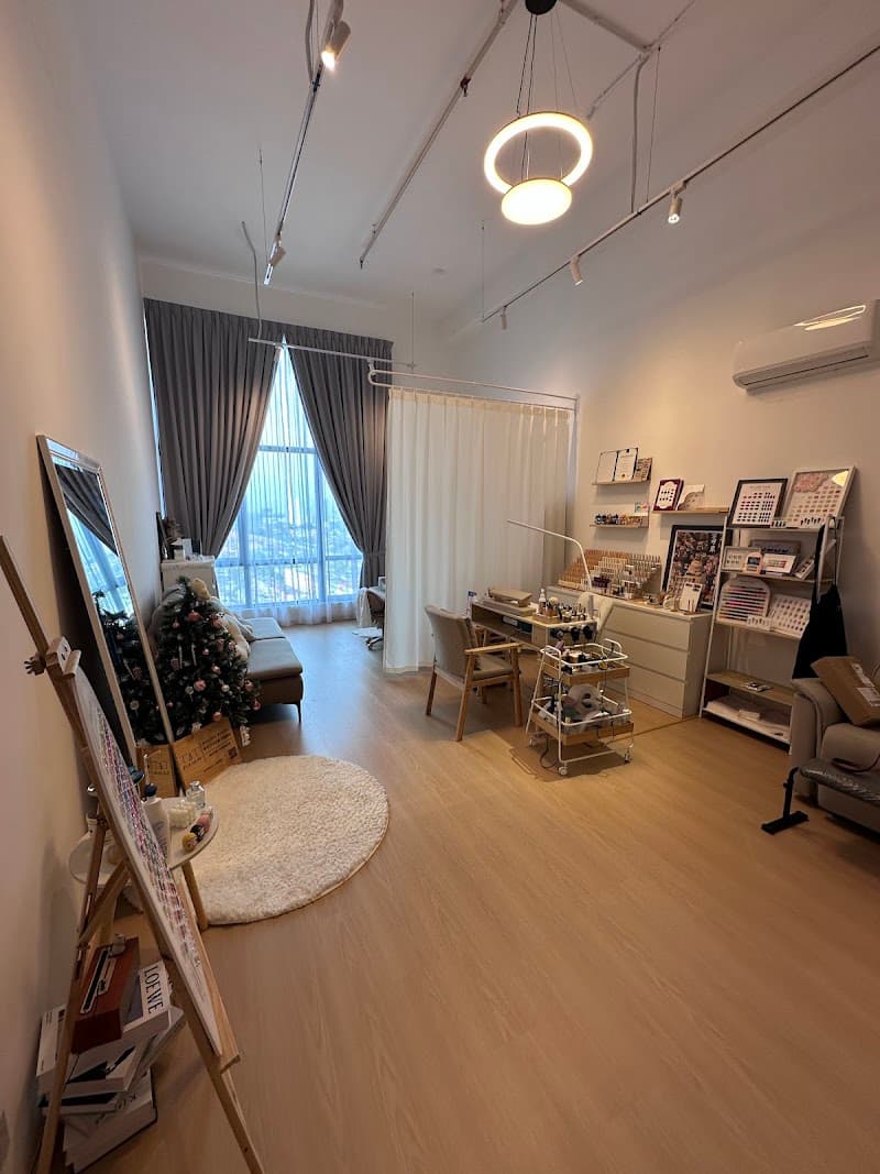 T&T Nail World 4