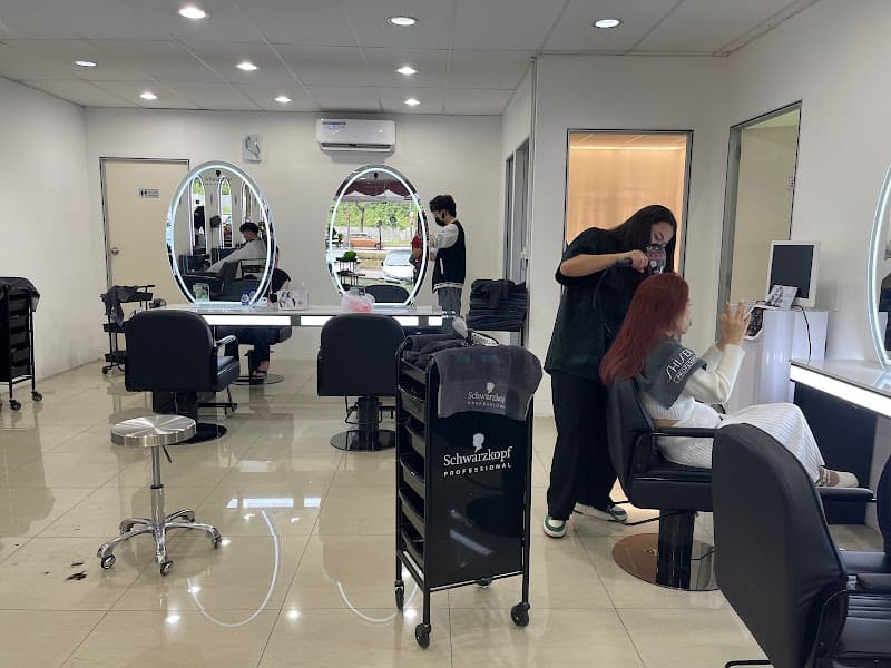 L SPACE Hair Salon 1