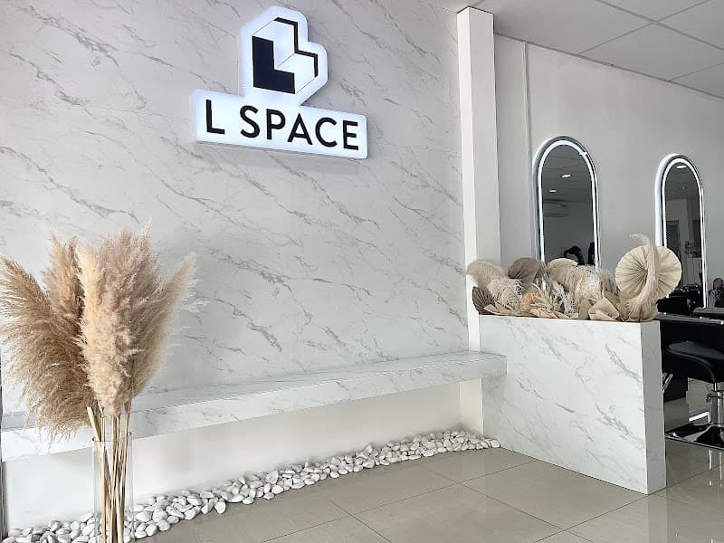 L SPACE Hair Salon 3