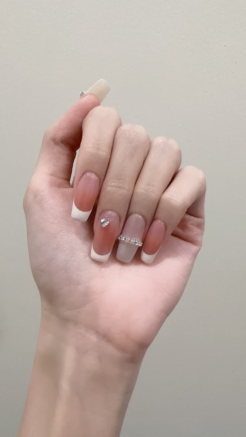 Unique Nail Studio 2