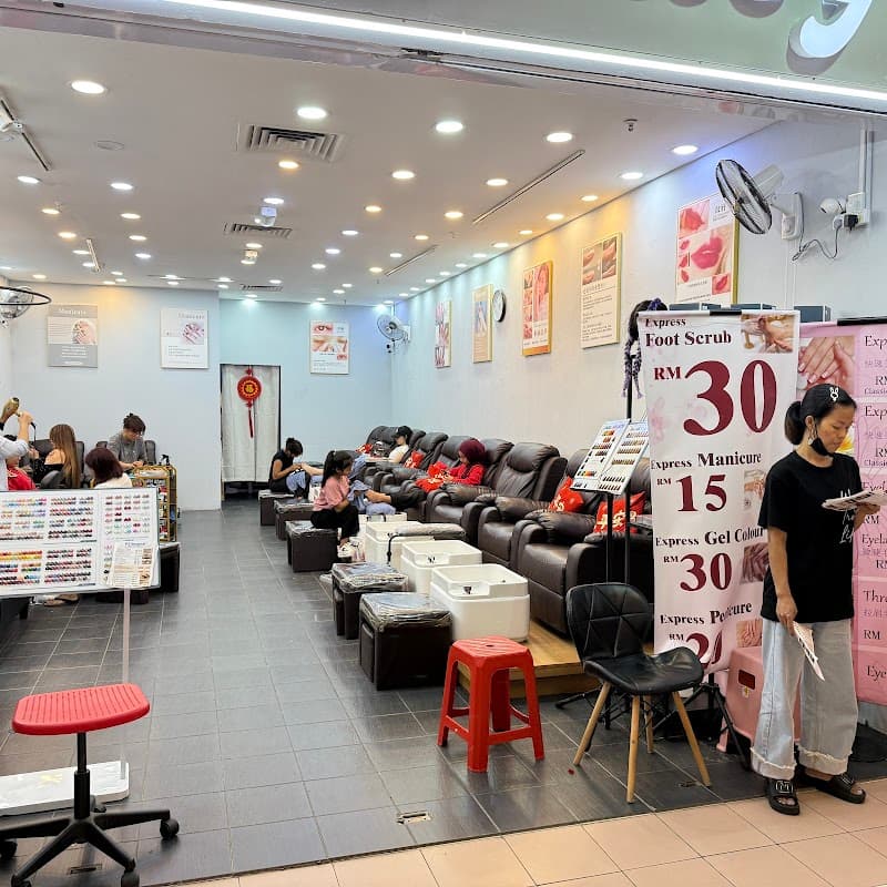 V2 beauty salon Nail and hair (quick cut )Berjaya Times Square 1