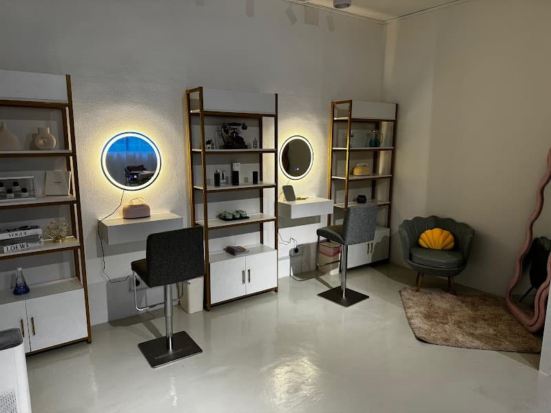 M-VOGUE Salon de Beauté 2