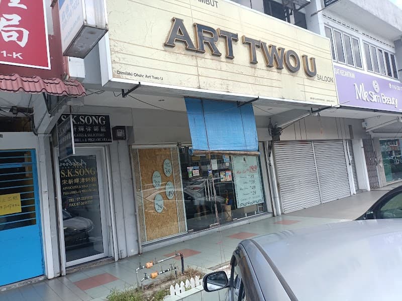 Art Two U Saloon 1