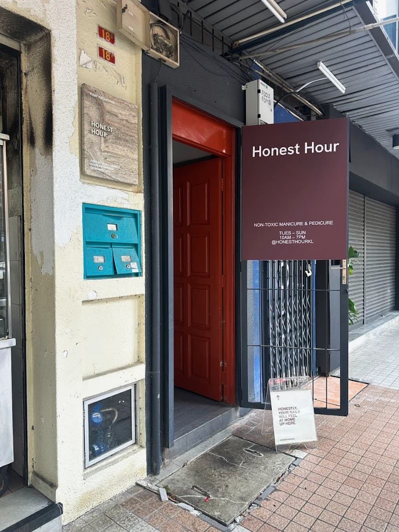 Honest Hour TTDI KL (Healthy, Non Toxic Manicure & Pedicure) 1