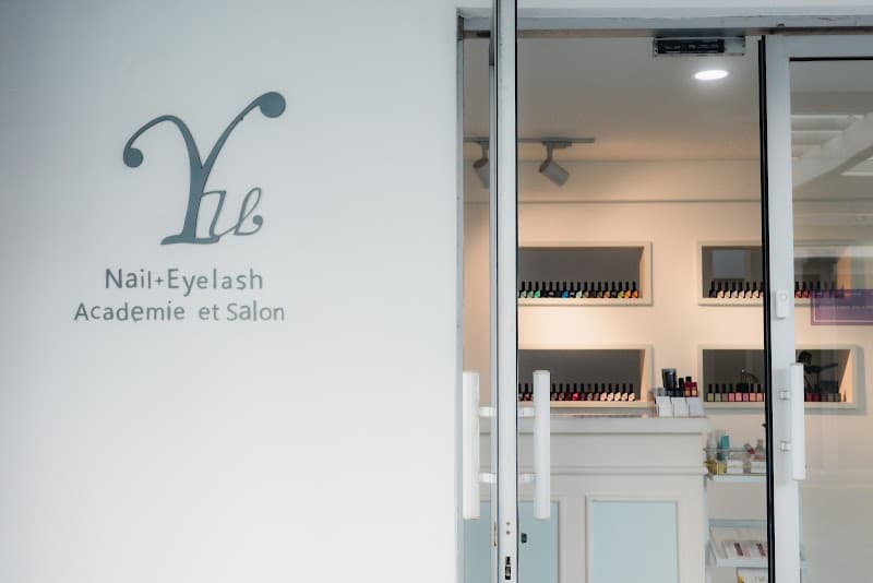 Yu Académie Et Salon 5