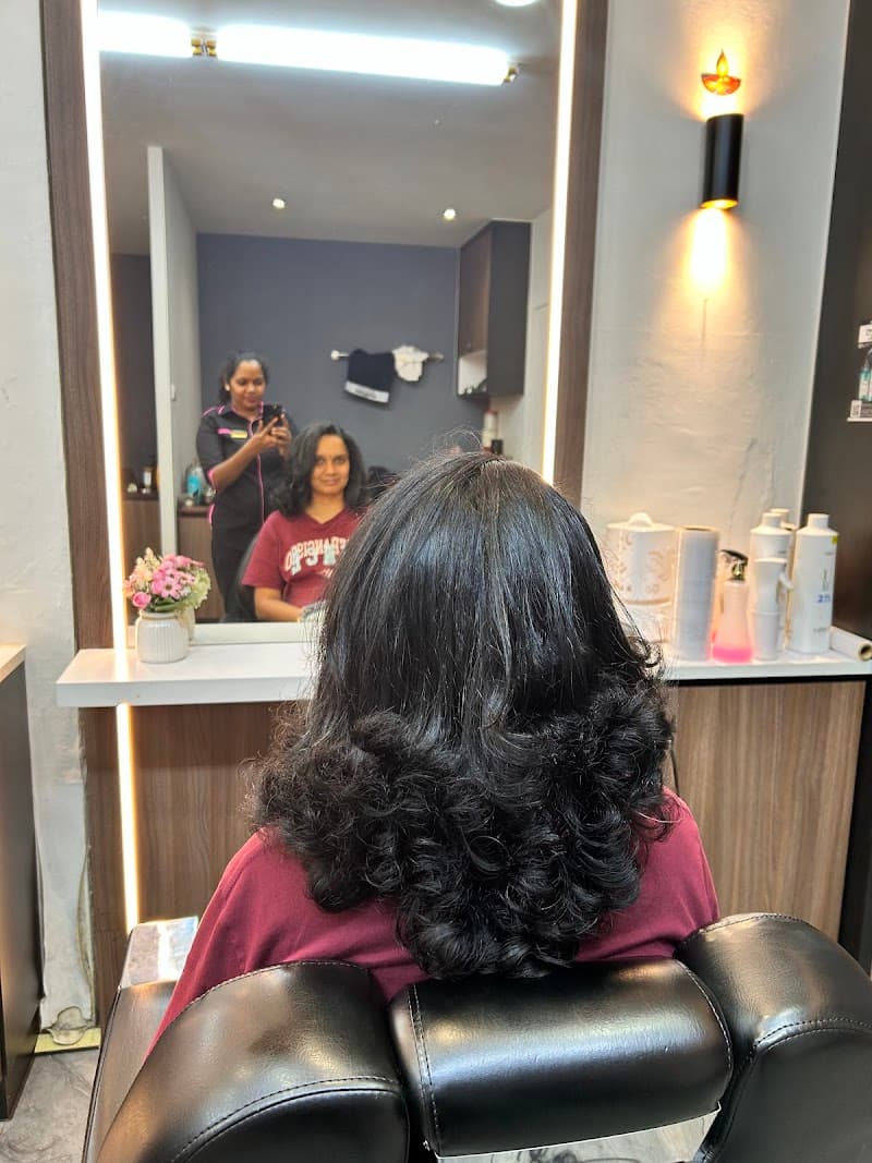 Aswinis Unisex Salon 2