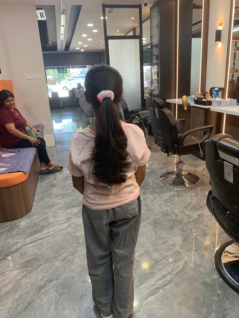 Aswinis Unisex Salon 3