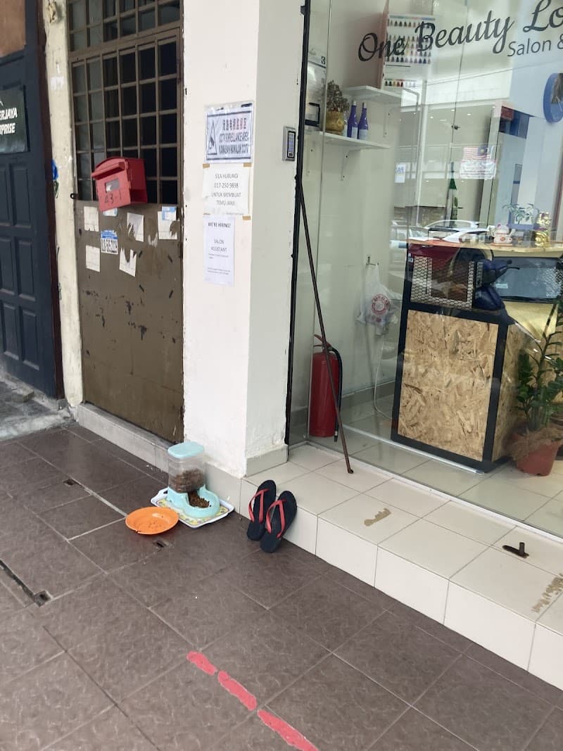 One Beauty Love Salon 4
