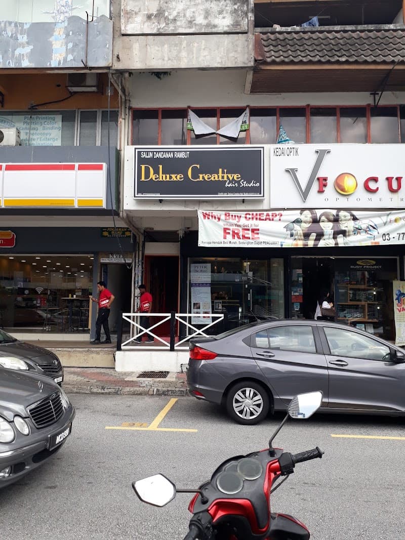 Deluxe Creative Hair Studio