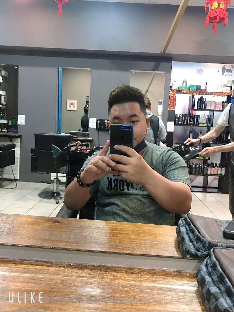 B2 Hair Studio 1