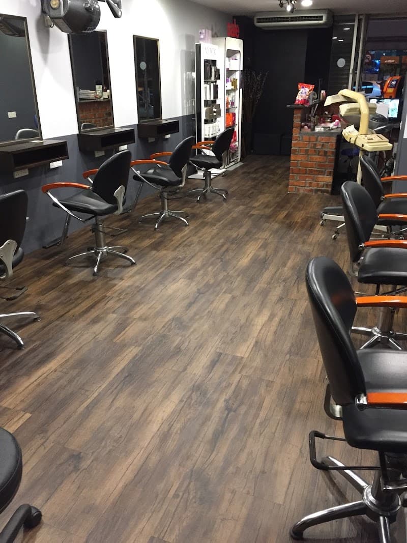 Super Cut Unisex Hair & Beauty Saloon 1