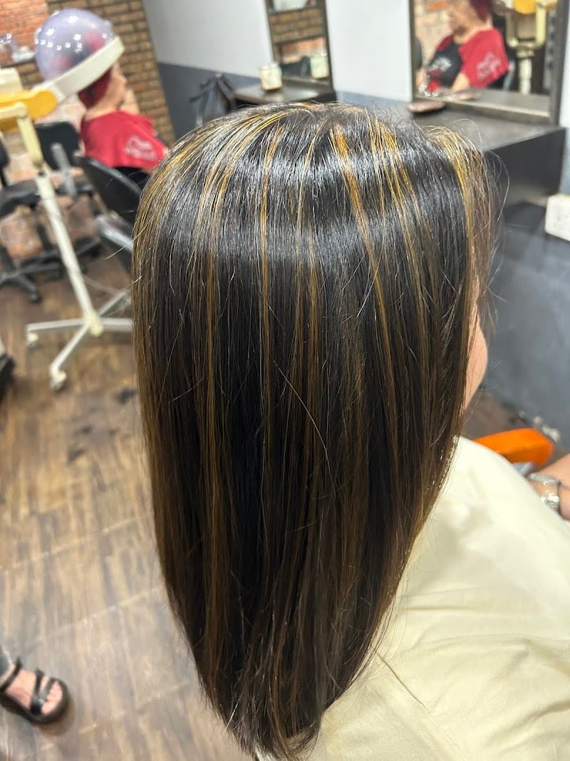 Super Cut Unisex Hair & Beauty Saloon 2