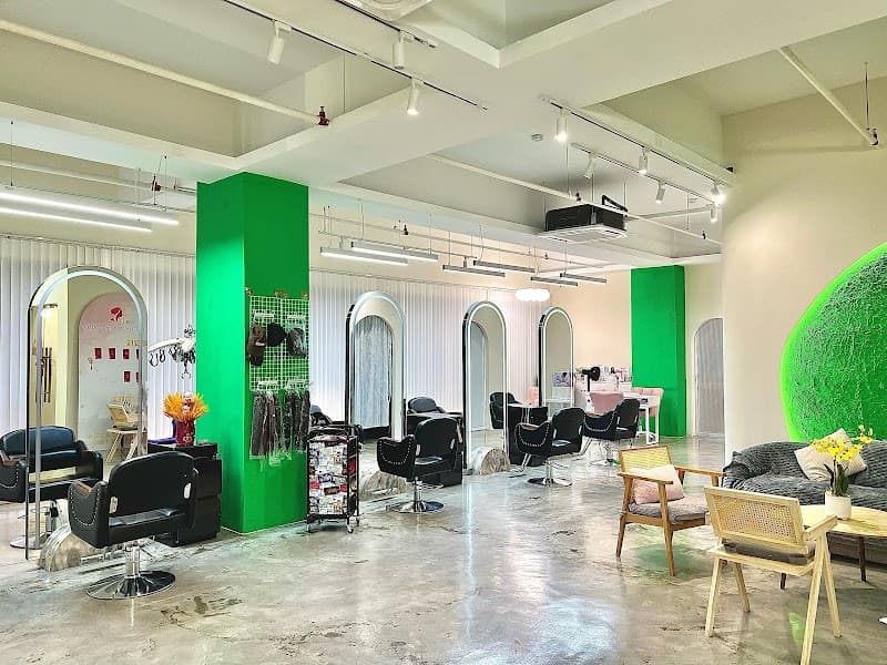 RU XI XING BEAUTY & HAIR SALON 2