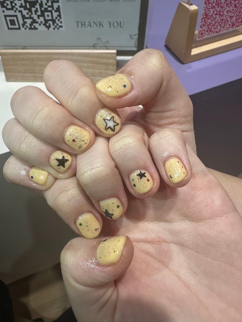 Sisters Nail & Beauty - CTS 5