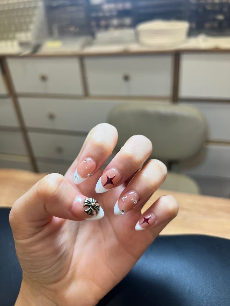 8 Nailly Nails & Spa Enterprise