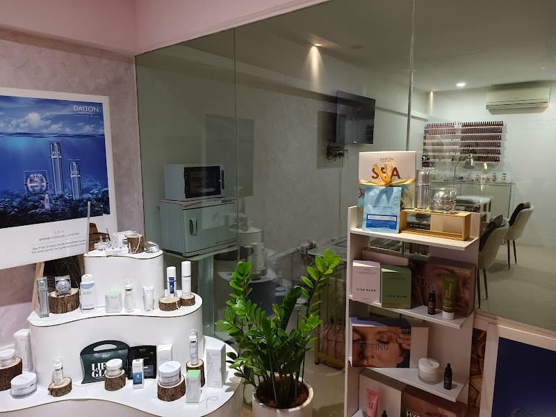 HK Beauty Kepong . 熹优美容 5