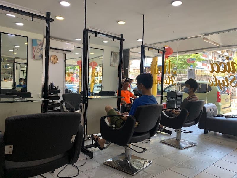 Monica Hair & Beauty (unisex) Salon 3
