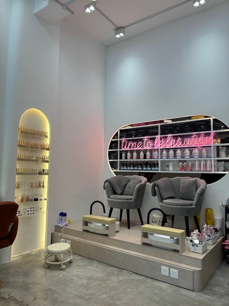 21 Hair Salon 1