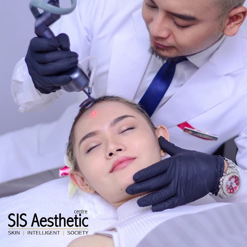 SIS AESTHETIC CENTRE 1