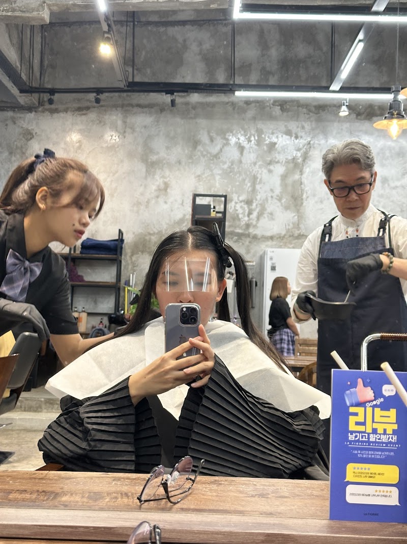 La FIORIRE Korean Hair Salon The Waterfront Desa Park City 韩系美发 商场便捷 子连れ可