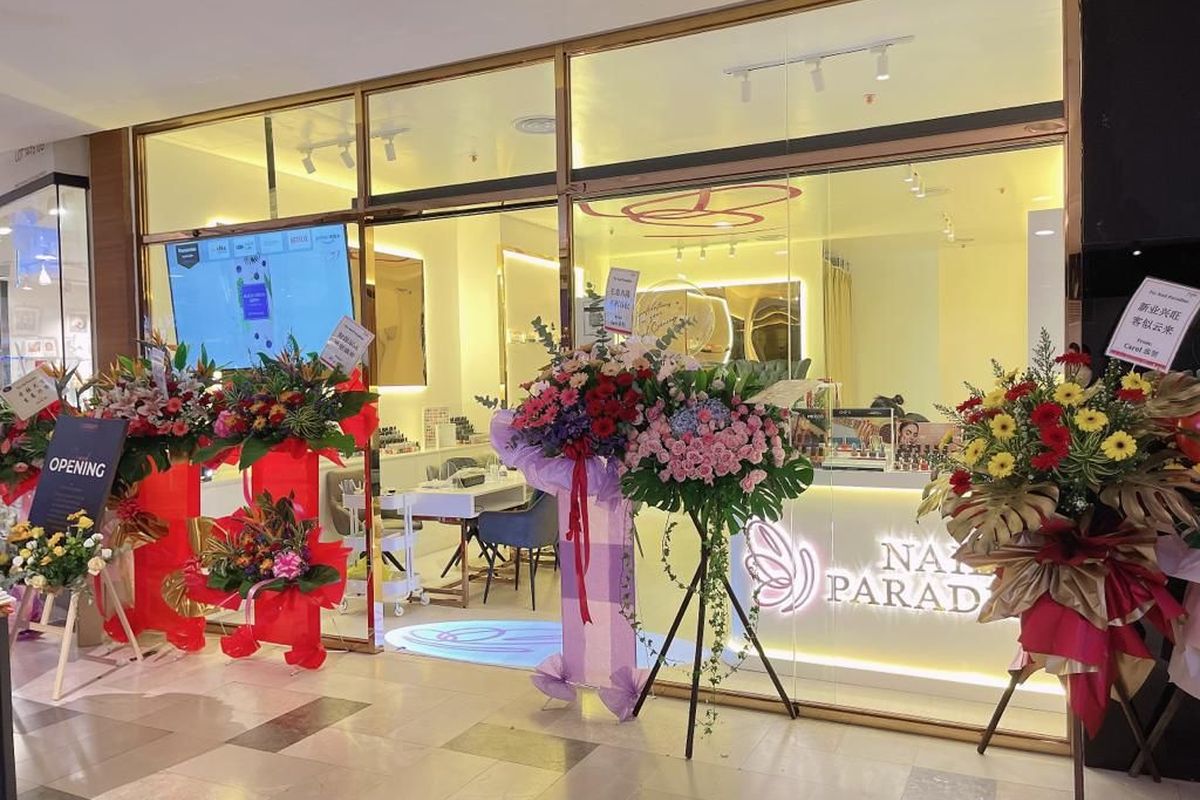 Nail Paradise Publika 店内